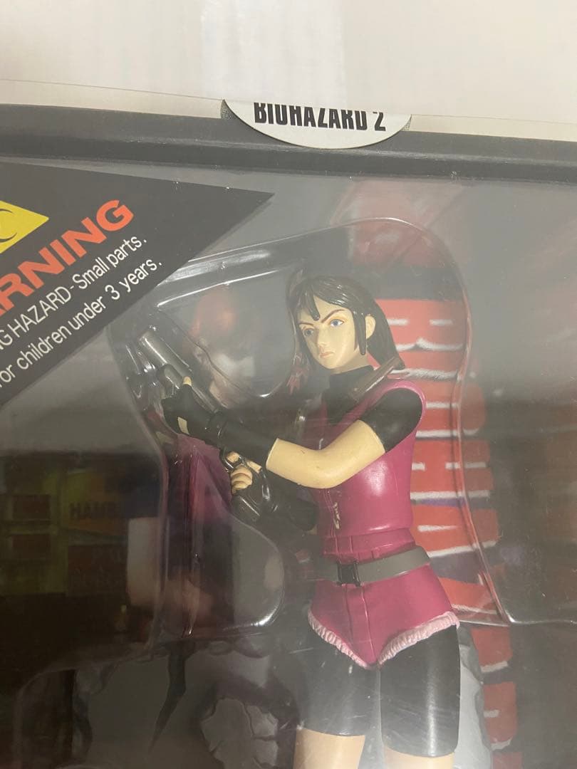 BIOHAZARD2 ZIPPO付きフィギュア2体