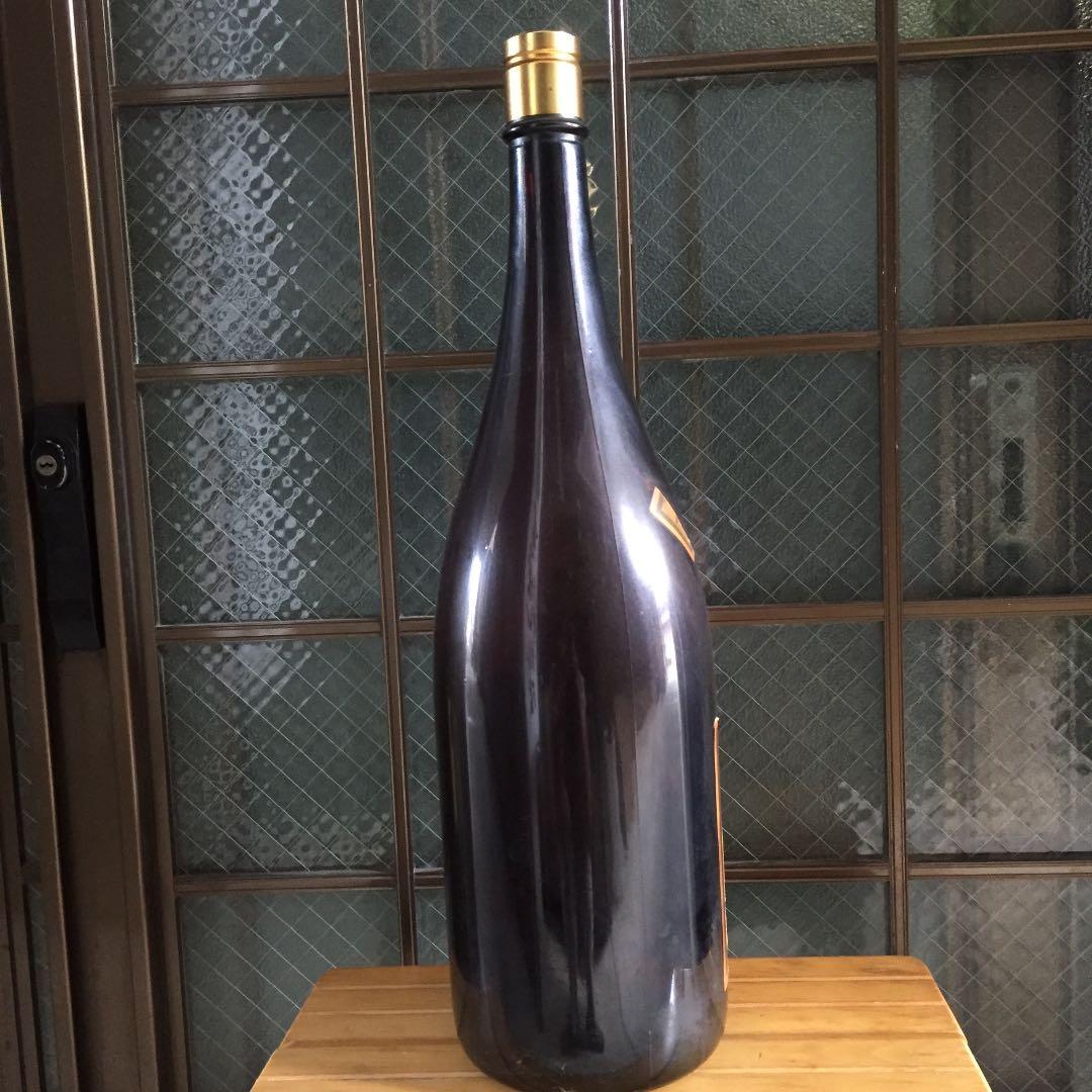 日本酒名誉冠の特大空き瓶