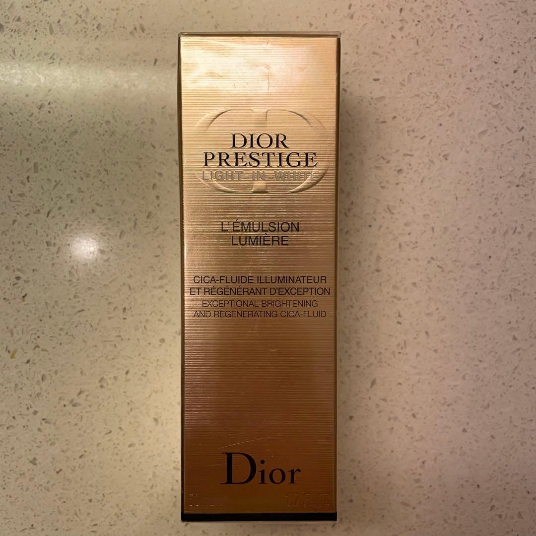 ディオール プレステージ ホワイト リンクル エマルジョン ルミエール 50ml