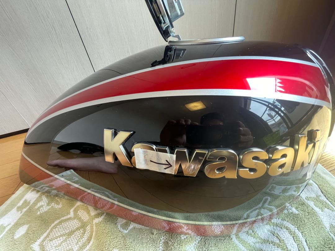 Kawasaki ゼファー750 黒赤タイガー　外装セット