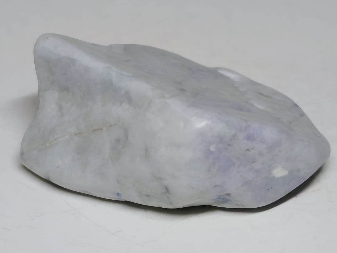 ヨシオ 80g 翡翠 ヒスイ 原石 鑑賞石 自然石 誕生石 鉱物 鉱石 水石