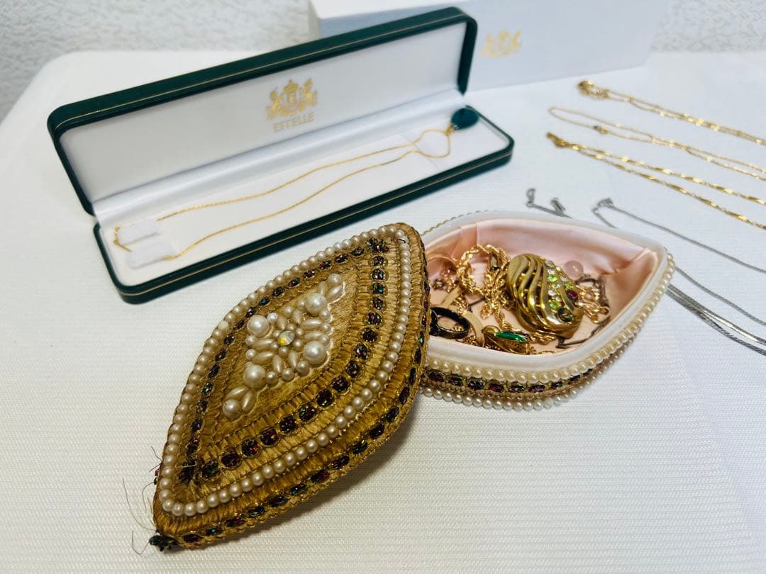 遺品整理品　ジュエリーケースごと　アクセサリー　ジュエリーセット