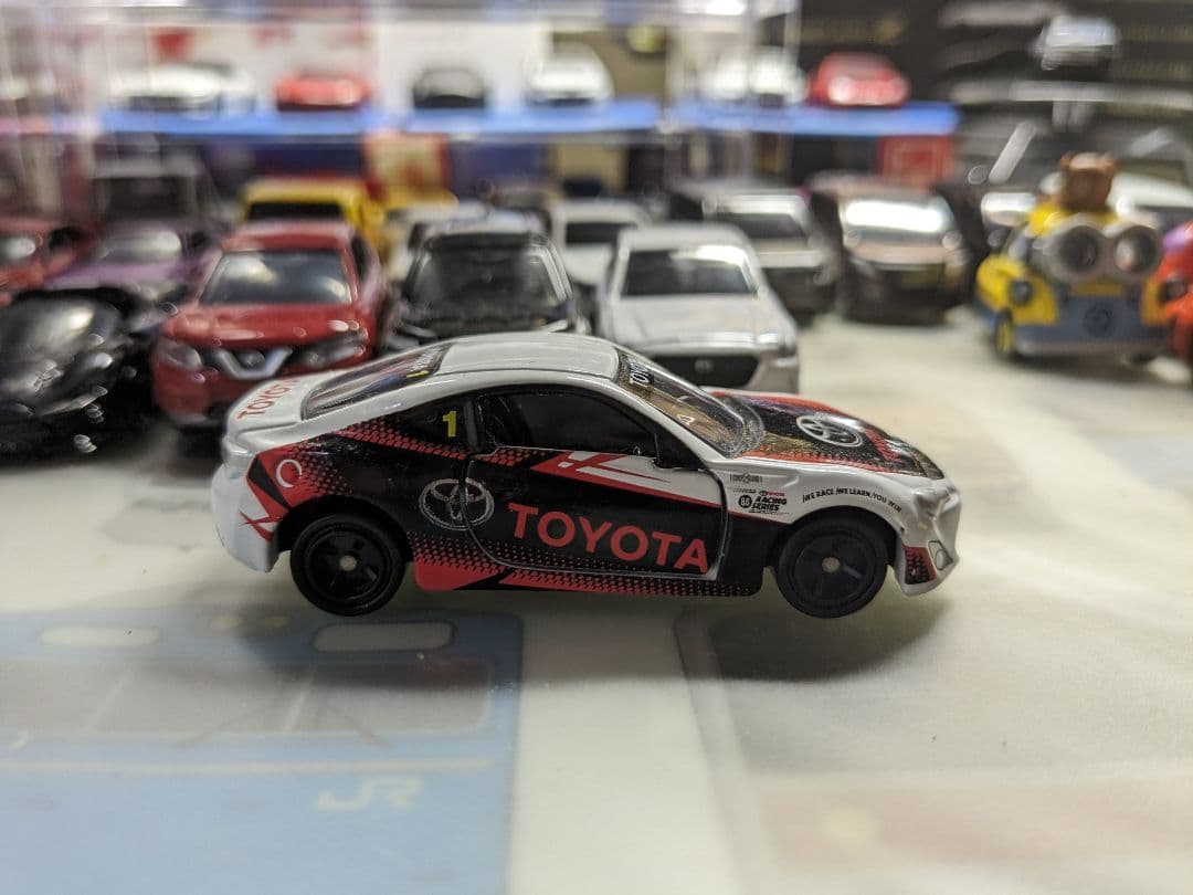トイザらスオリジナル トミカ トヨタ 86レーシングシリーズ 2台セット