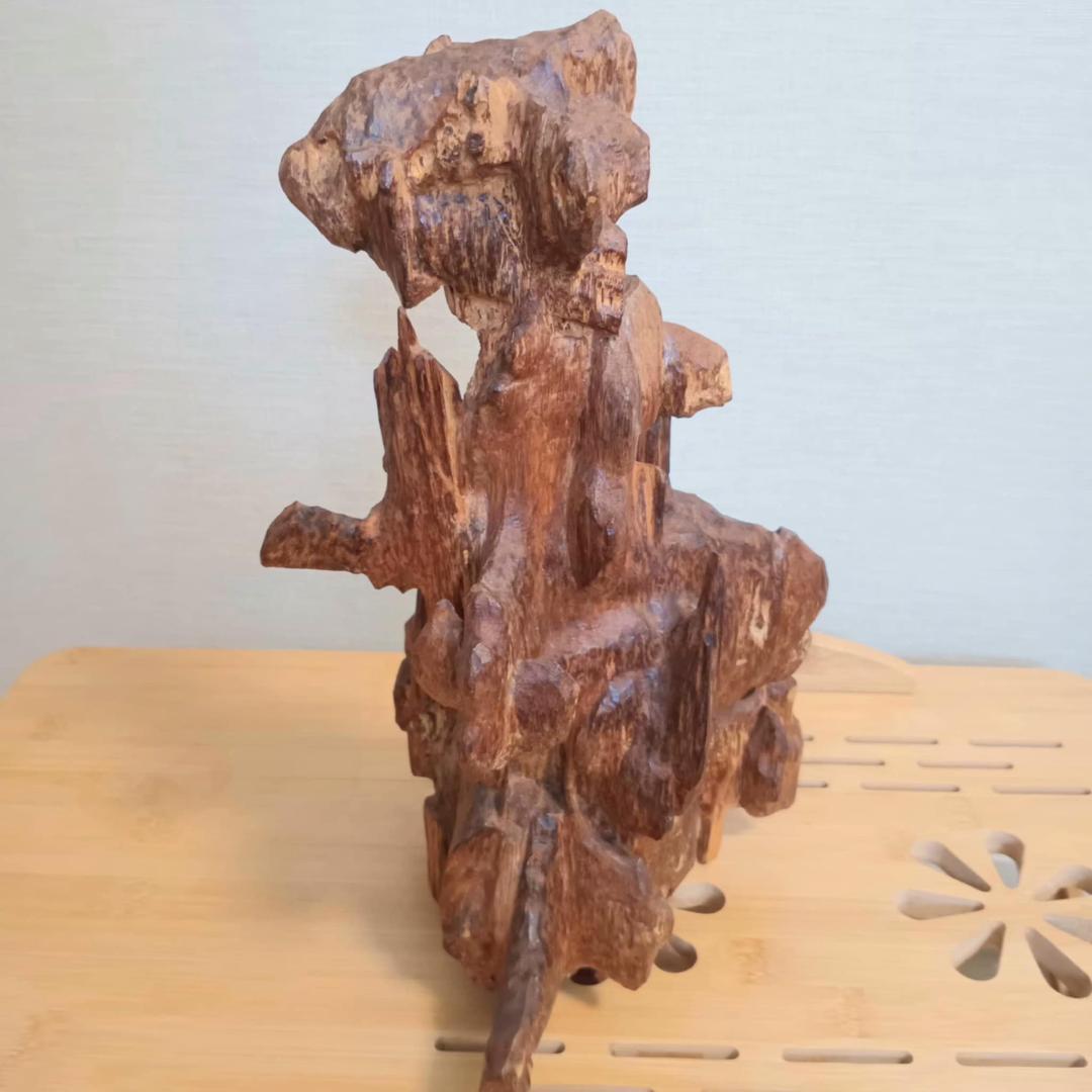 常温で香りが立つ希少なベトナム産沈香 !