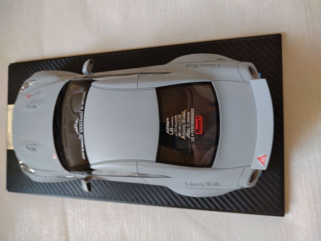 ワンモデル 1/18 R35 GT-R LB仕様
