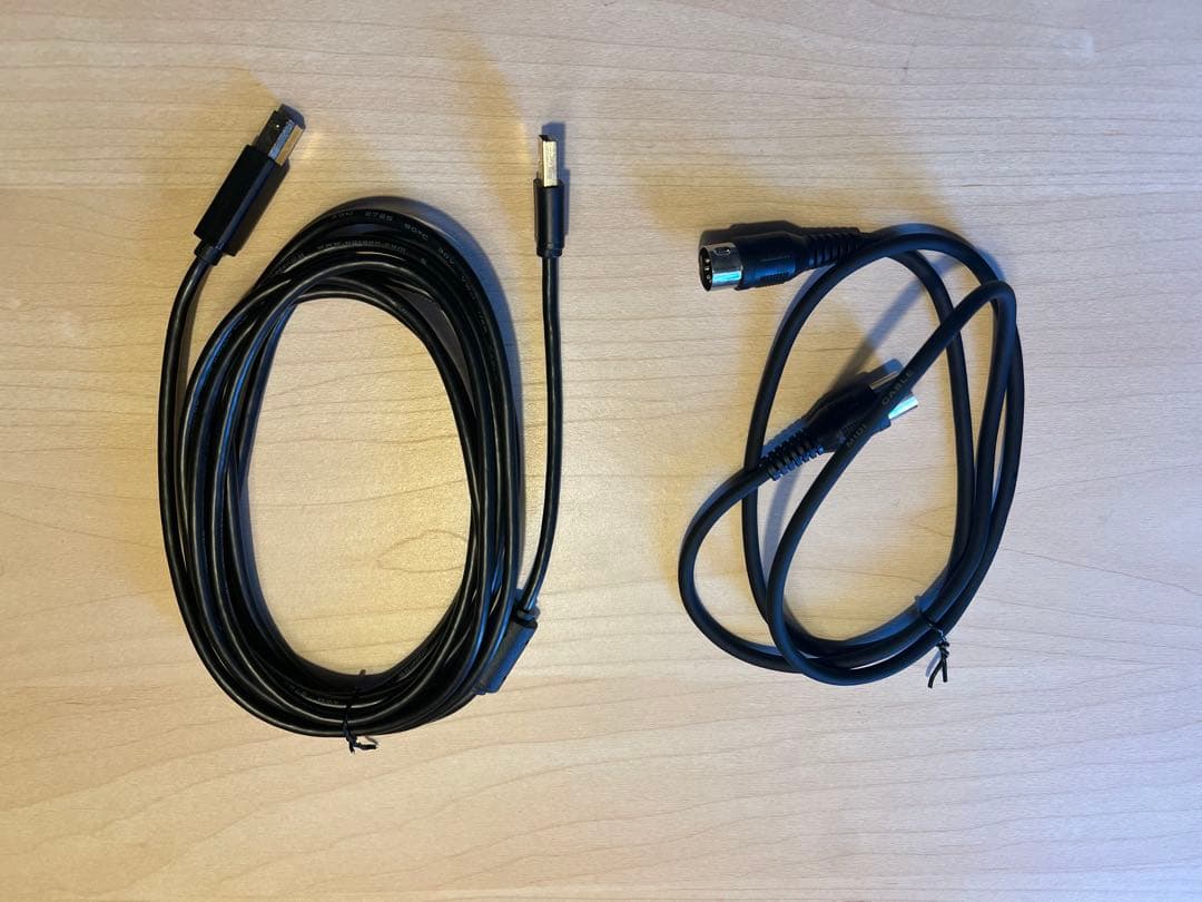 Roland MC-101 グルーヴボックス - ケース付き