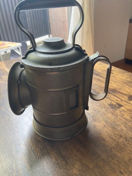 おじいちゃんが骨董品収集の中で持っていた１つ。昔の電車の手動信号