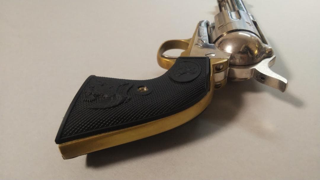 タナカ　コルトSAA　真鍮トリガーガード、木製グリップ換装ver