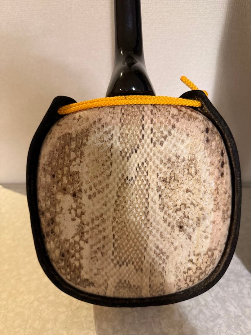 ま*✳様 三線（蛇皮／沖縄購入品）ケース付き　さんしん