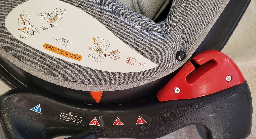 ニ*モ様 【新品同様】チャイルドシート アイリスプラザ シートベルト固定 新生児