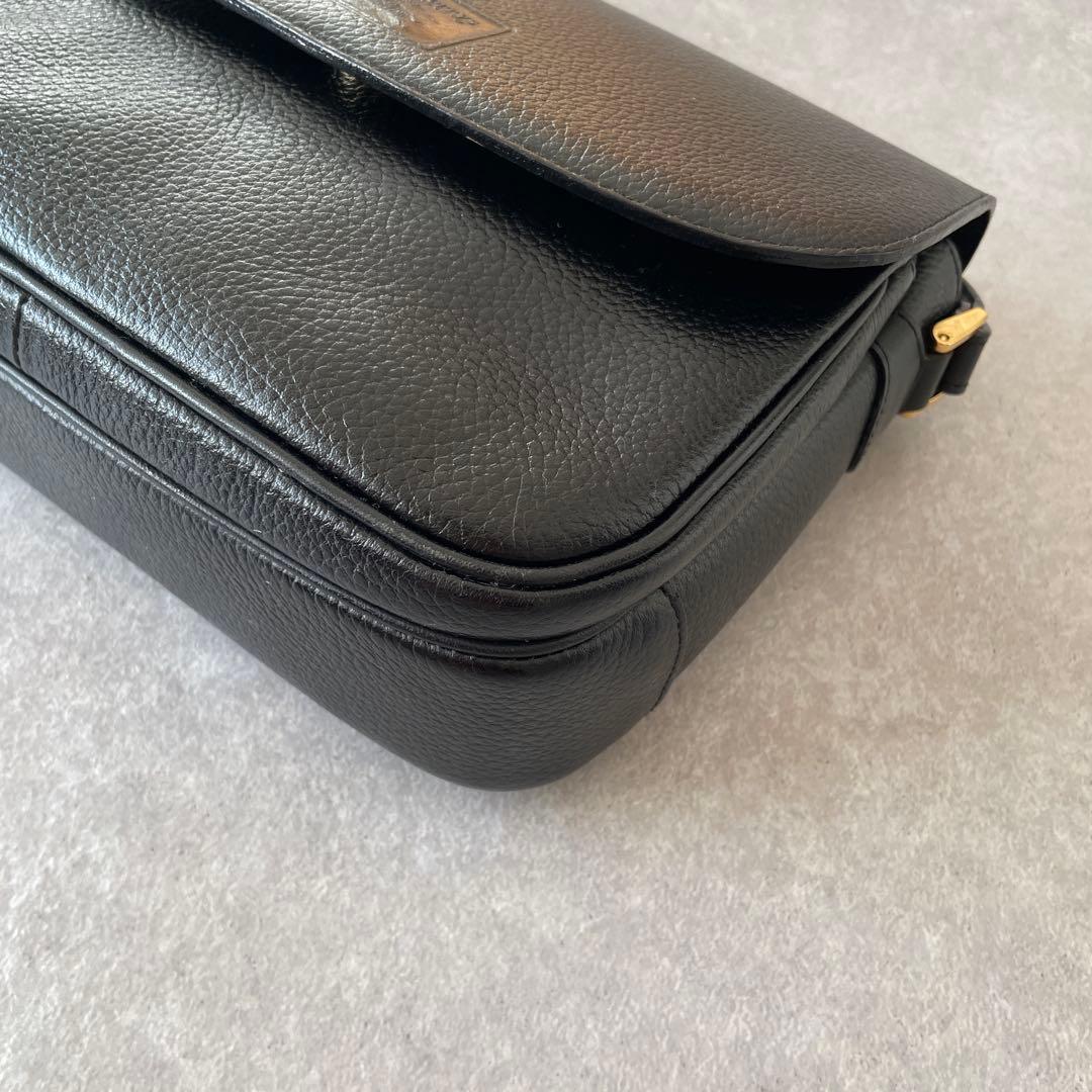 美品 バーバリーズ レザー ショルダーバッグ フラップ ノバチェック 黒