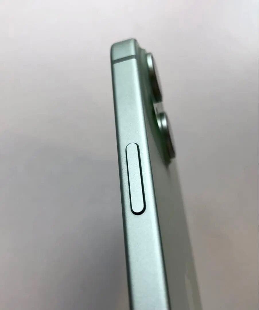 【超美品】Apple iPhone 15 128GB ミッドナイトグリーン 本体