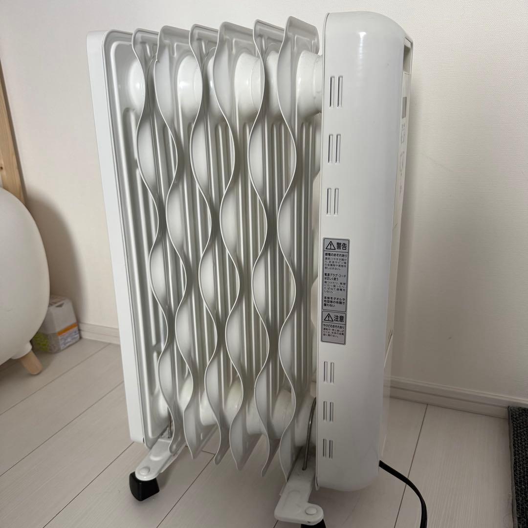 ウェーブ型オイルヒーター IWH2-1208M-W ホワイト　2019年製