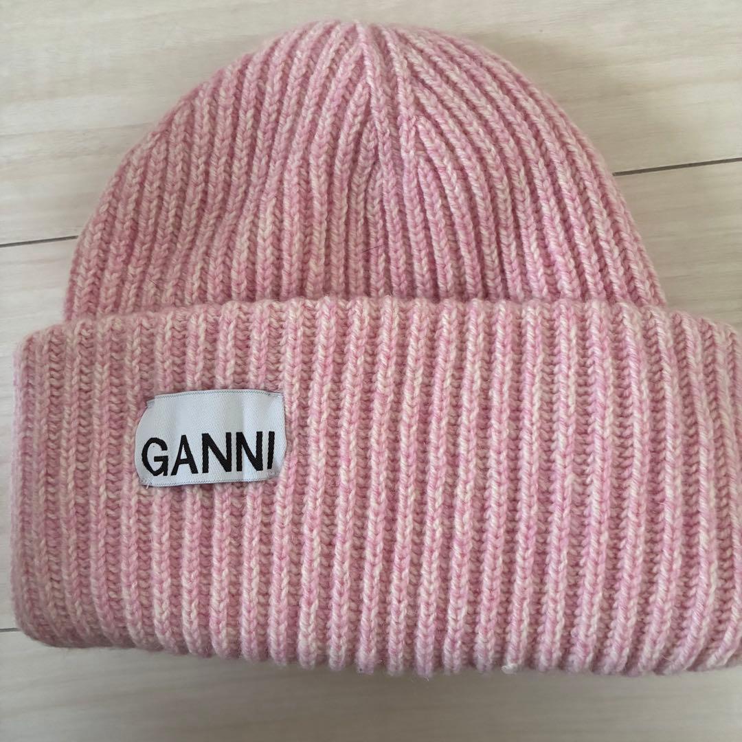 【GANNI】ピンク ニット帽 分厚め