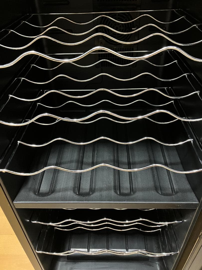 【中古美品(凹み有)】ottostyle.jp ワインセラー(最大32本収納)