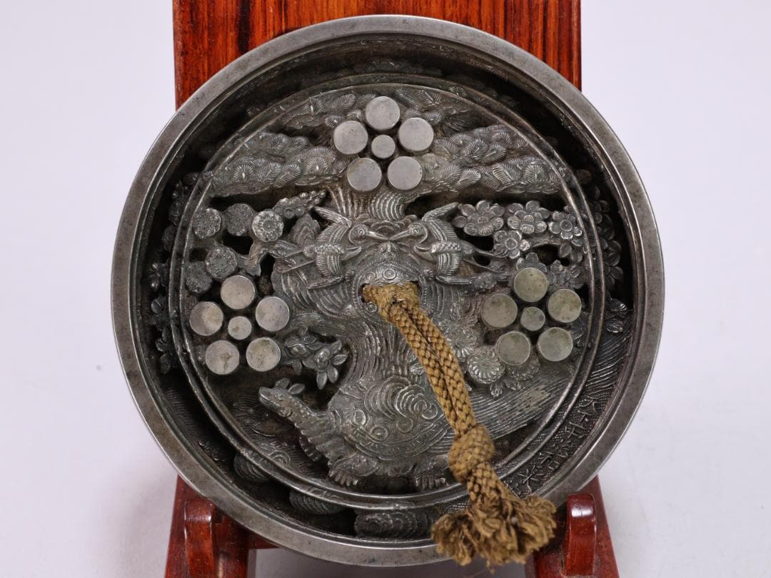 前田家伝来　江戸期　天下一中嶋和泉守貞次作　松竹梅五曜玄武紋様　古鏡　蒔絵共箱