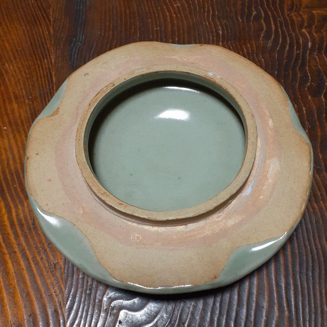 元～明時代龍泉窯青磁縞紋合子