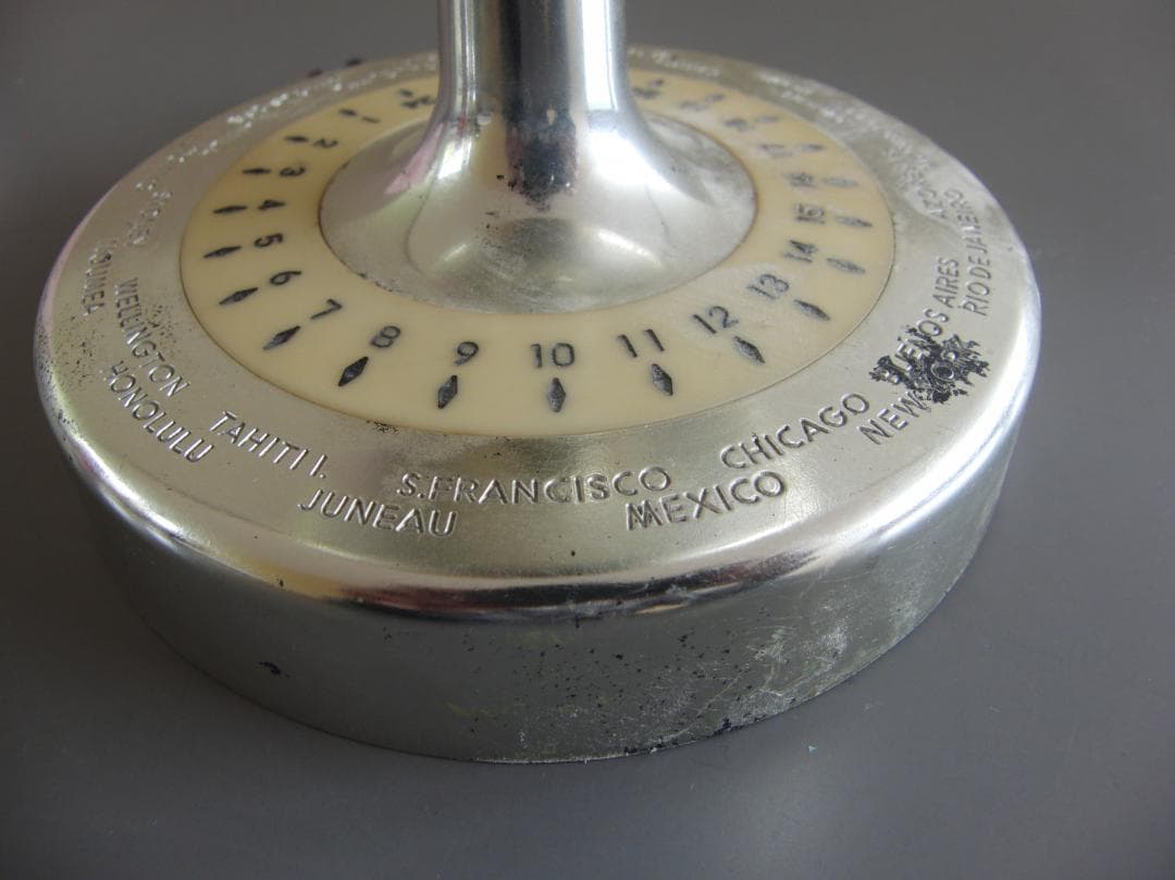 地球儀型デスクスタンド（ワールドタイム付き）