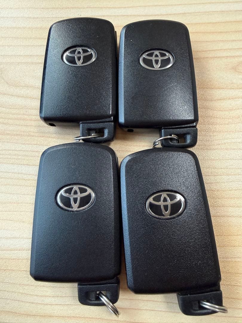 トヨタ純正 アルファード スマートキー (4つボタン) 4個 送料込み