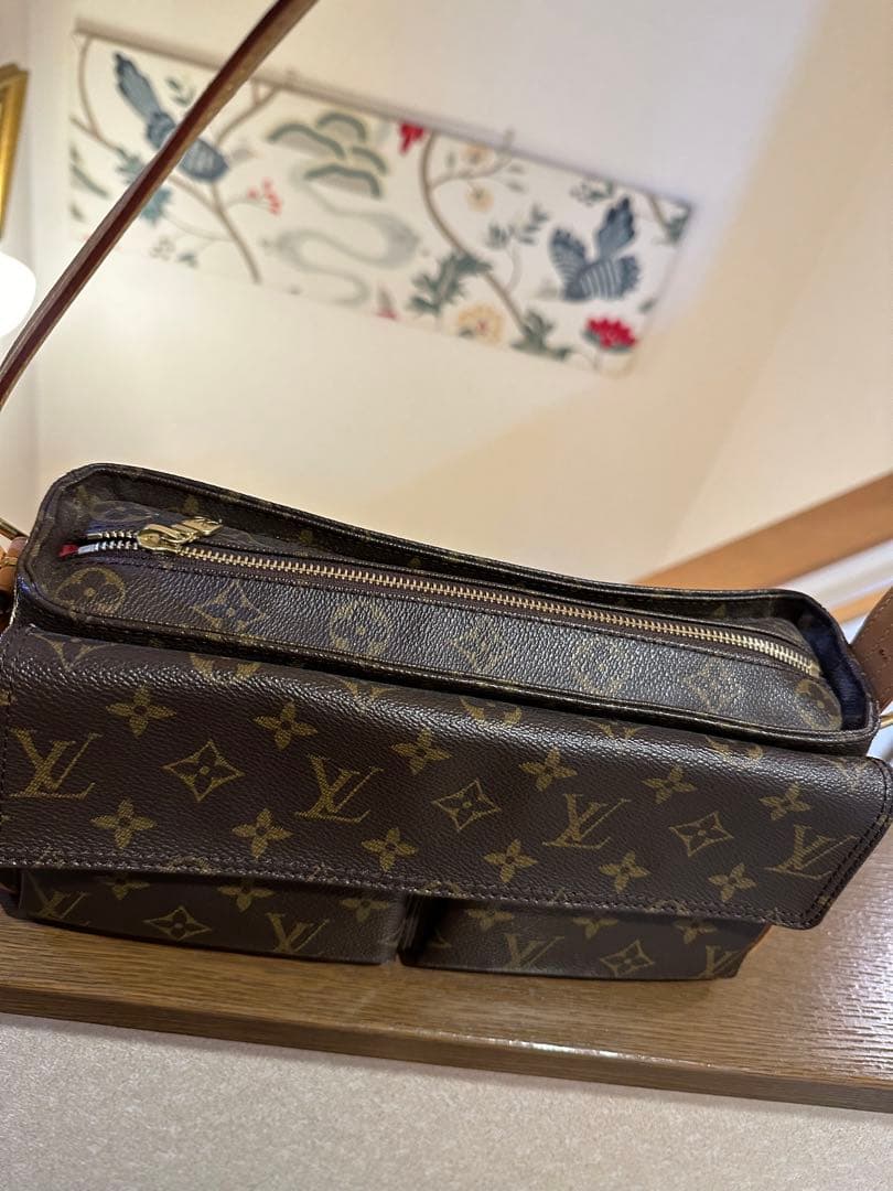 ルイヴィトン　モノグラム　ヴィバシテ　ショルダー