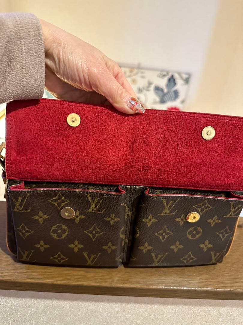 ルイヴィトン　モノグラム　ヴィバシテ　ショルダー