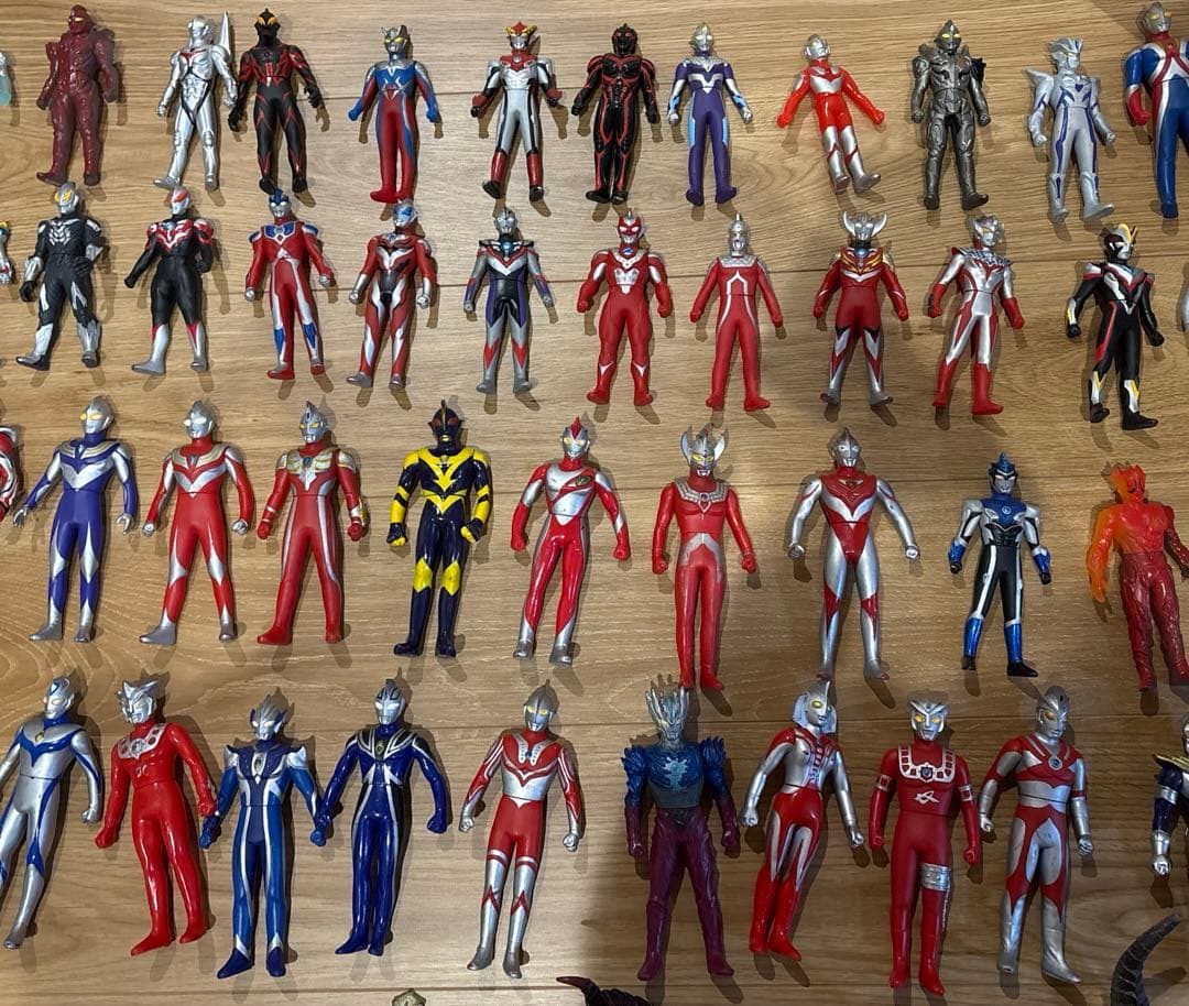 ウルトラマン　ソフビ　まとめ売り130個　怪獣　ウルトラマン　大量