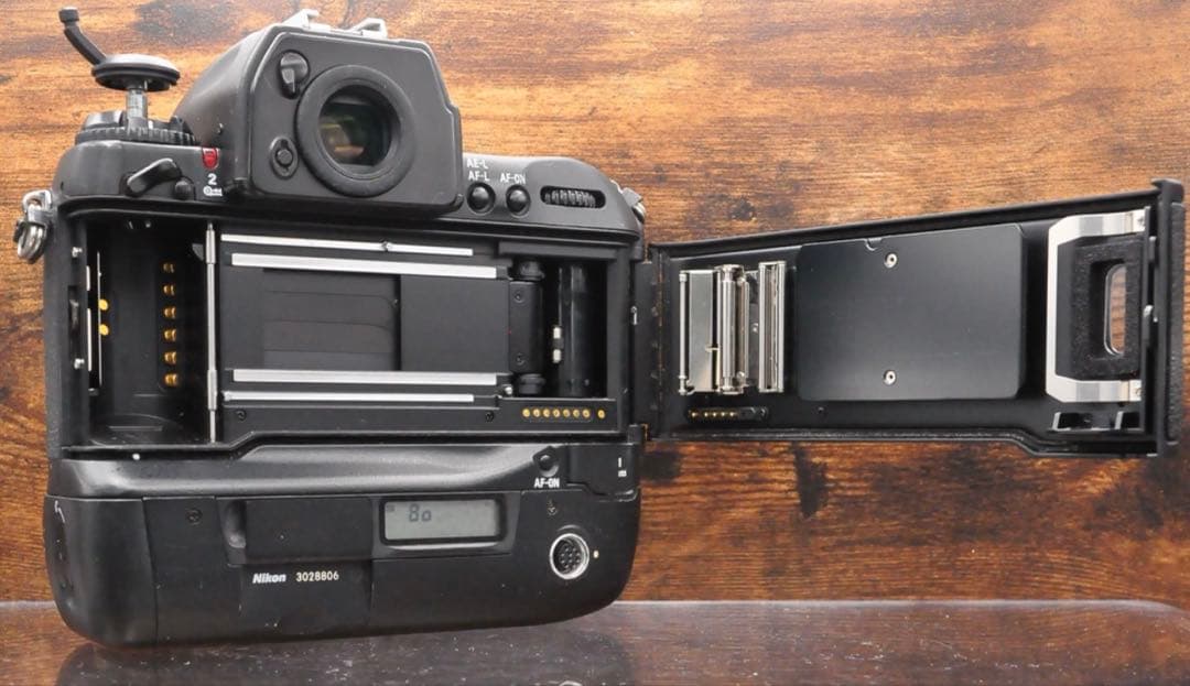 フイルムカメラ　NIKON F5 レンズ付き　動作品