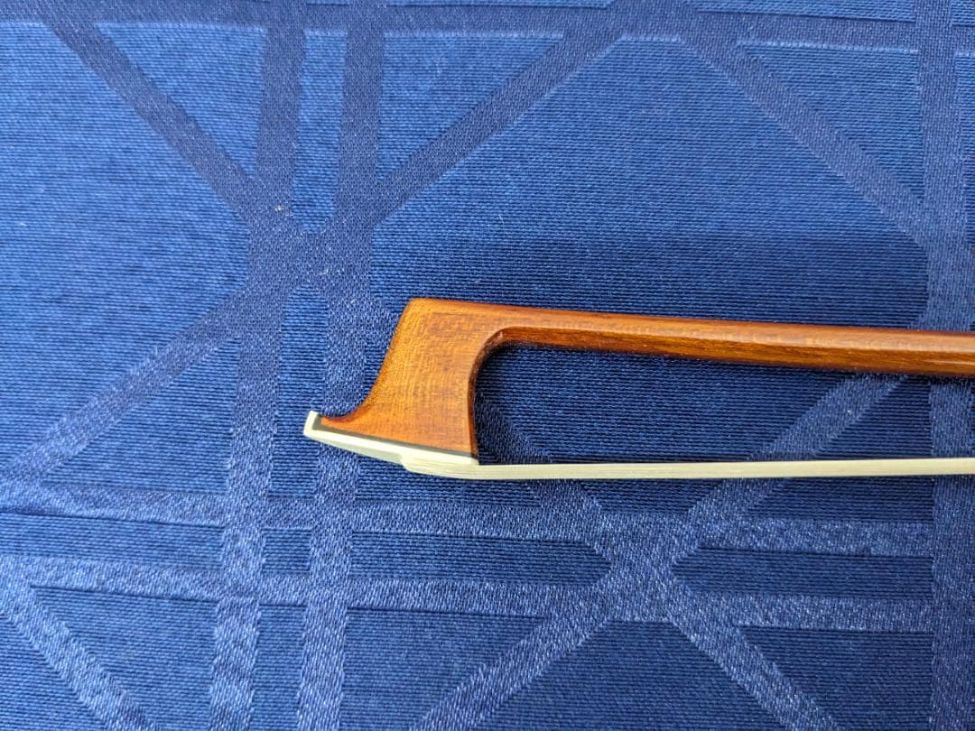 バイオリン弓4/4サイズ フェルールに特徴のあるモダンフレンチスタイル