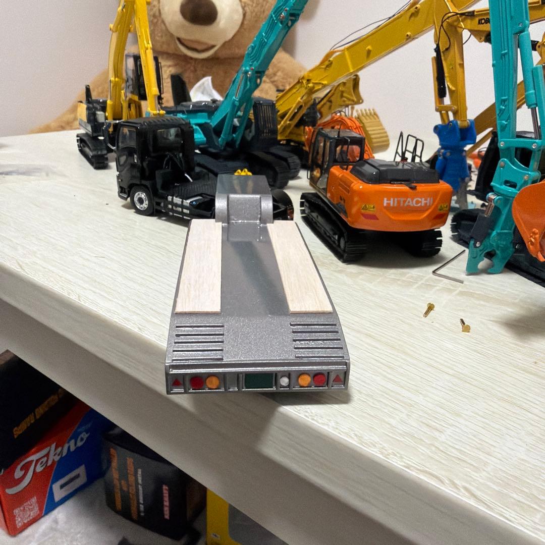 重機8軸トレーラーお値引きできます。バラ売り可