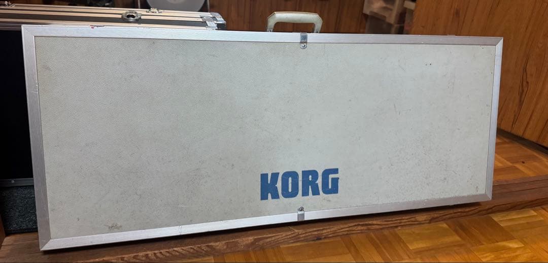 美品KORG Polysix アナログシンセサイザー 純正ケース付き動作確認済み