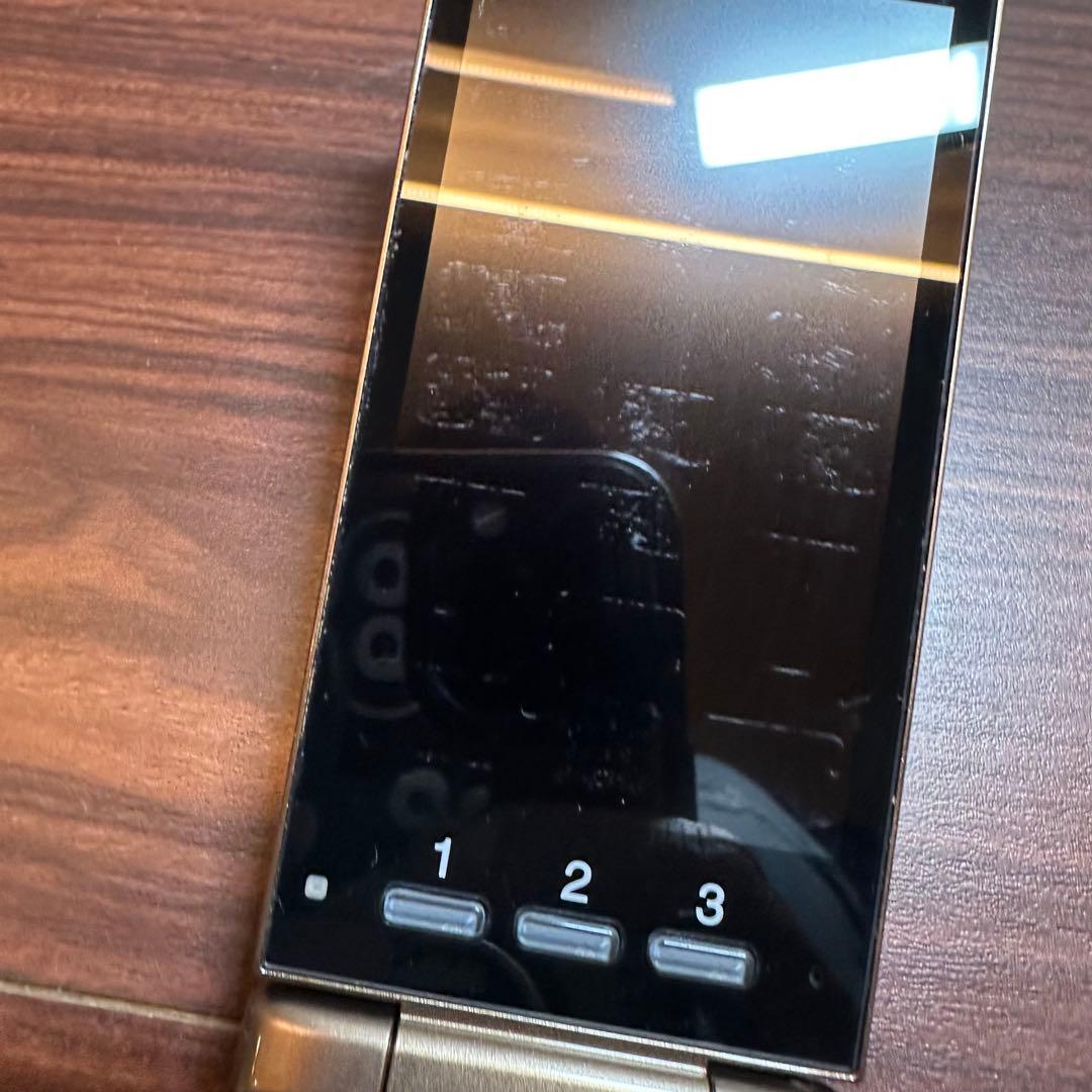 au KYF38 グラティナ ガラケー 5550