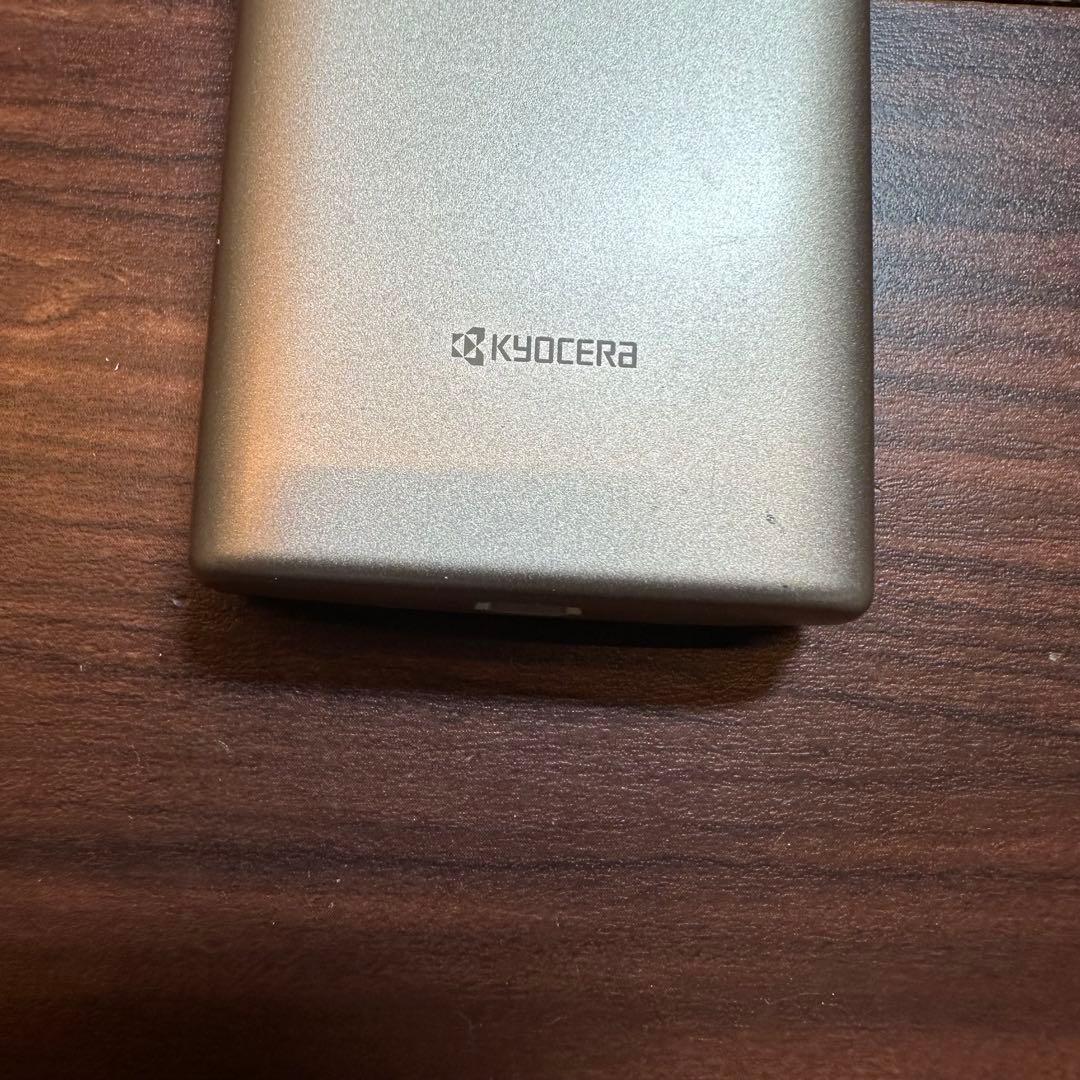 au KYF38 グラティナ ガラケー 5550