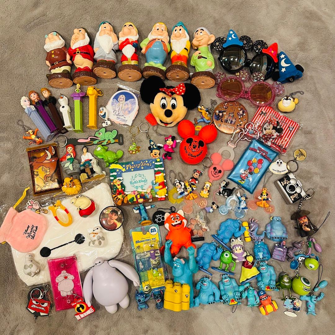大量‼️お得‼️ ディズニーグッズ　87点まとめ売り　フィギュア　キーホルダーなど