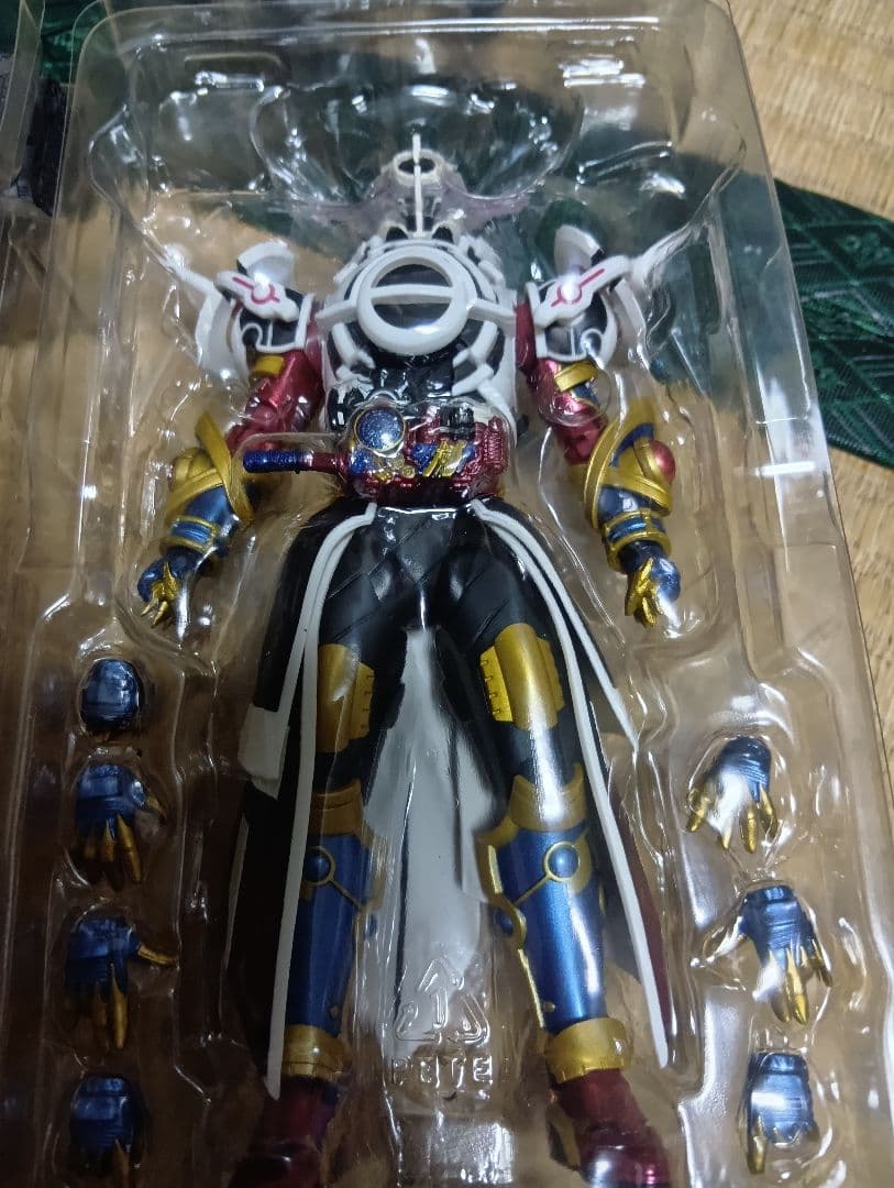 フィギュアーツ仮面ライダービルド　ジーニアス、ラビットドラゴン、エボル