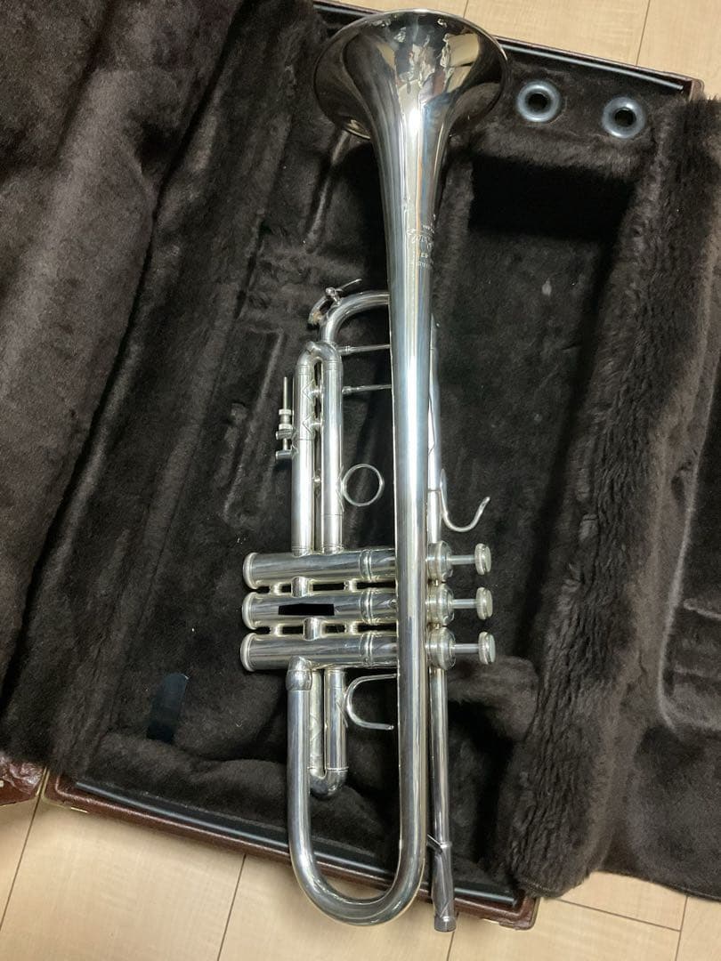 レア！43ベル　Bach バックStradivarius トランペット　美品