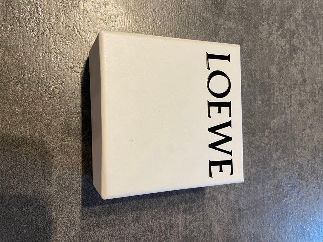 ロエべ☆ブローチ☆メタル☆