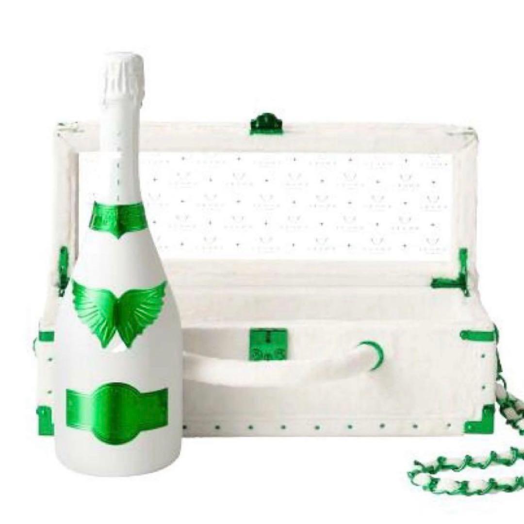 エンジェルシャンパンクリスマスホリデー限定 空き瓶　空箱　チェーン鍵付き　ファー