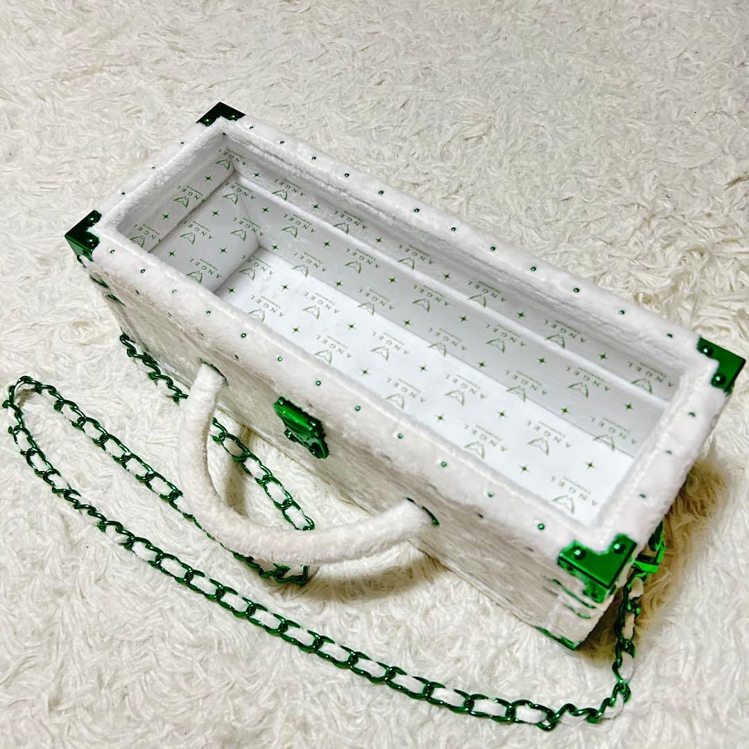 エンジェルシャンパンクリスマスホリデー限定 空き瓶　空箱　チェーン鍵付き　ファー