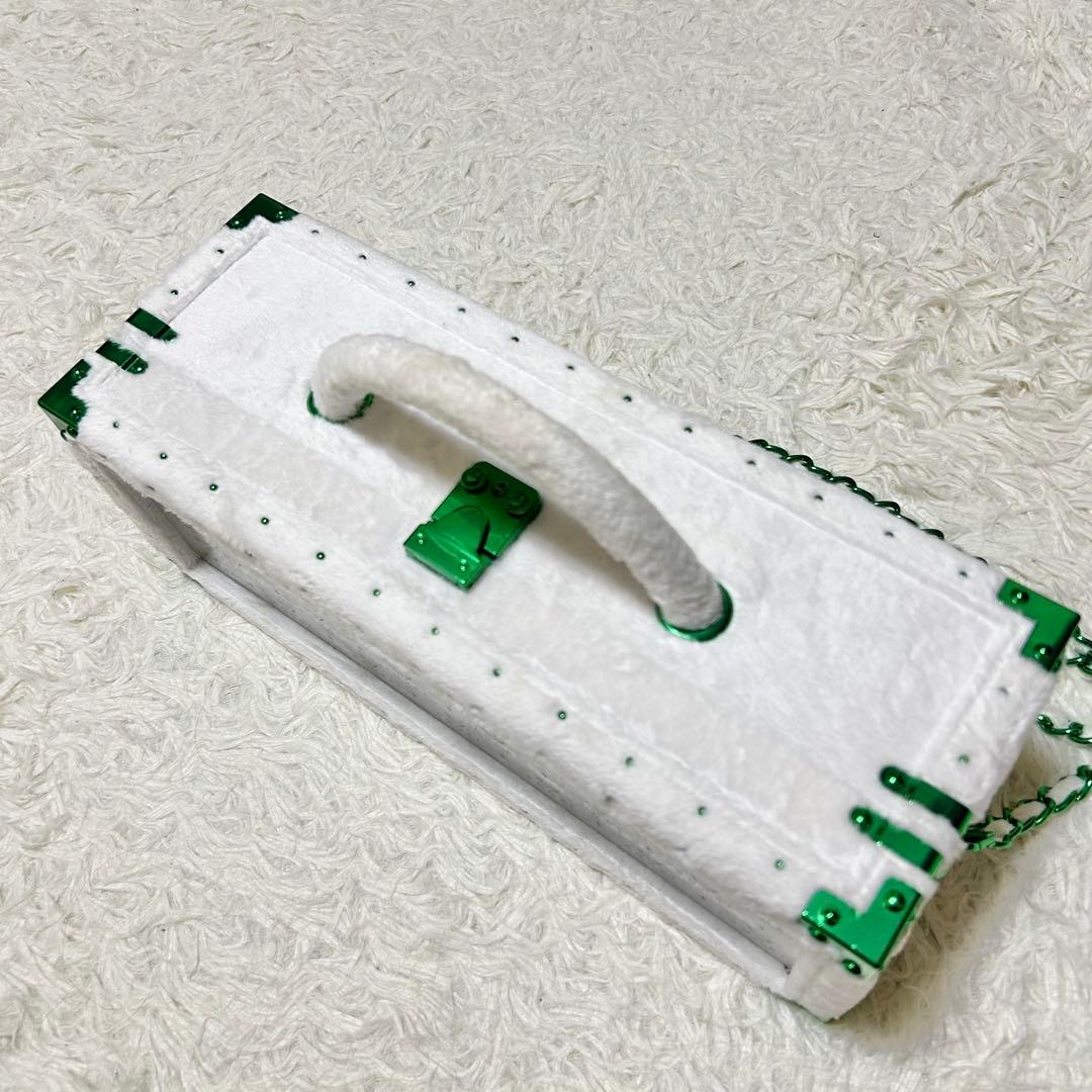 エンジェルシャンパンクリスマスホリデー限定 空き瓶　空箱　チェーン鍵付き　ファー