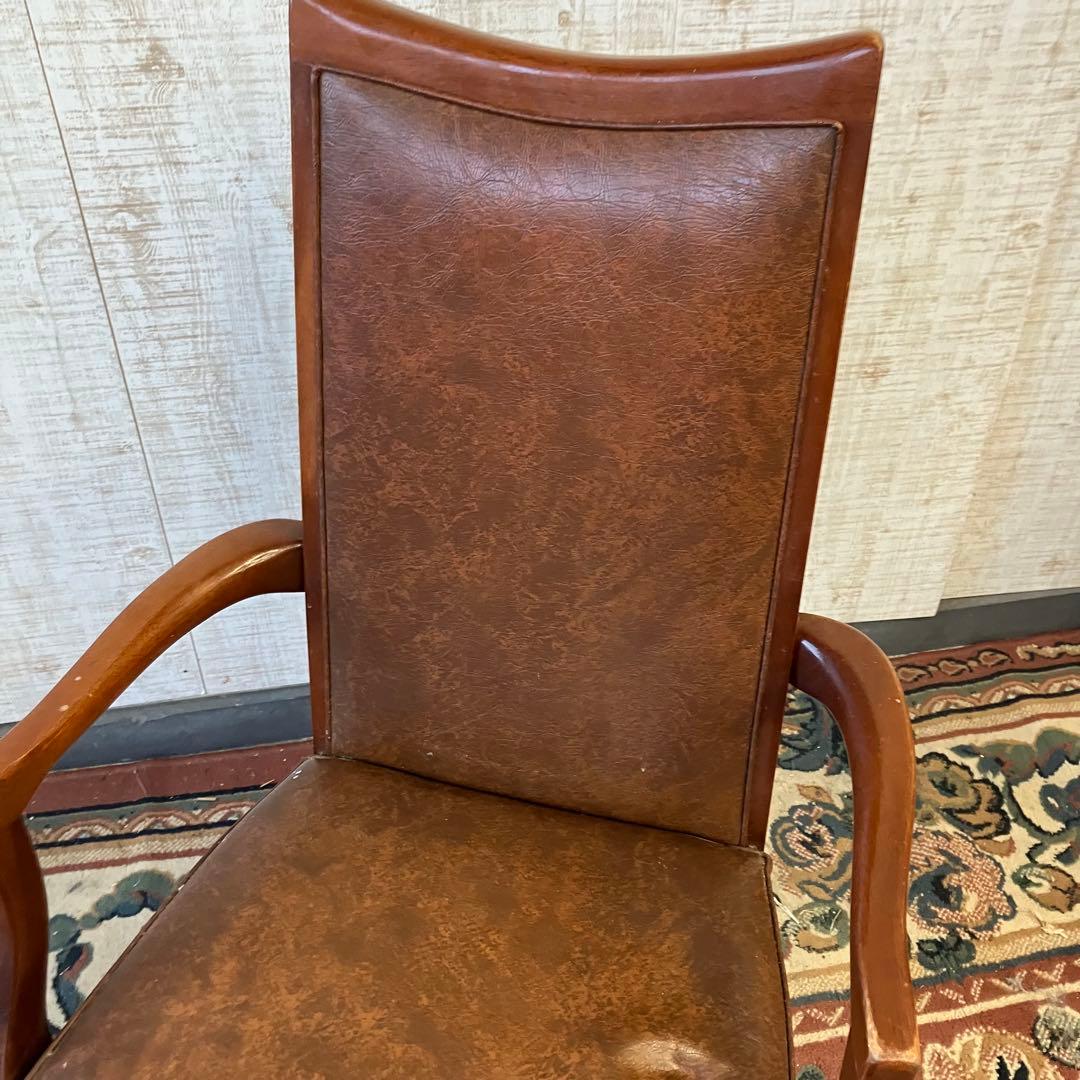④北欧レトロ マルニ 木製椅子 鋲打ちダイニングチェア ロビーチェアアームチェア