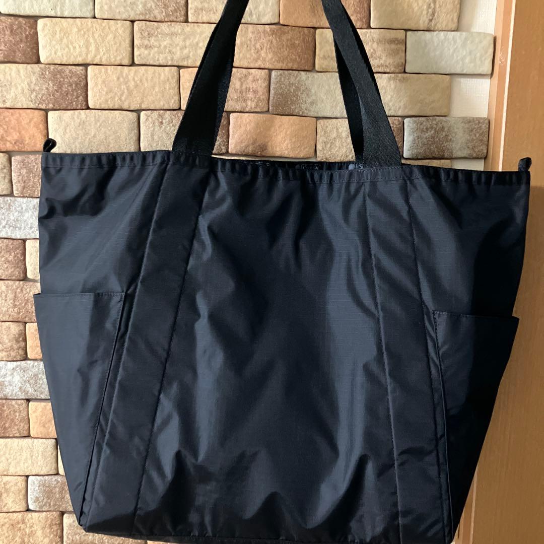 LeSportsac ショルダーバッグ（リバーシブル）