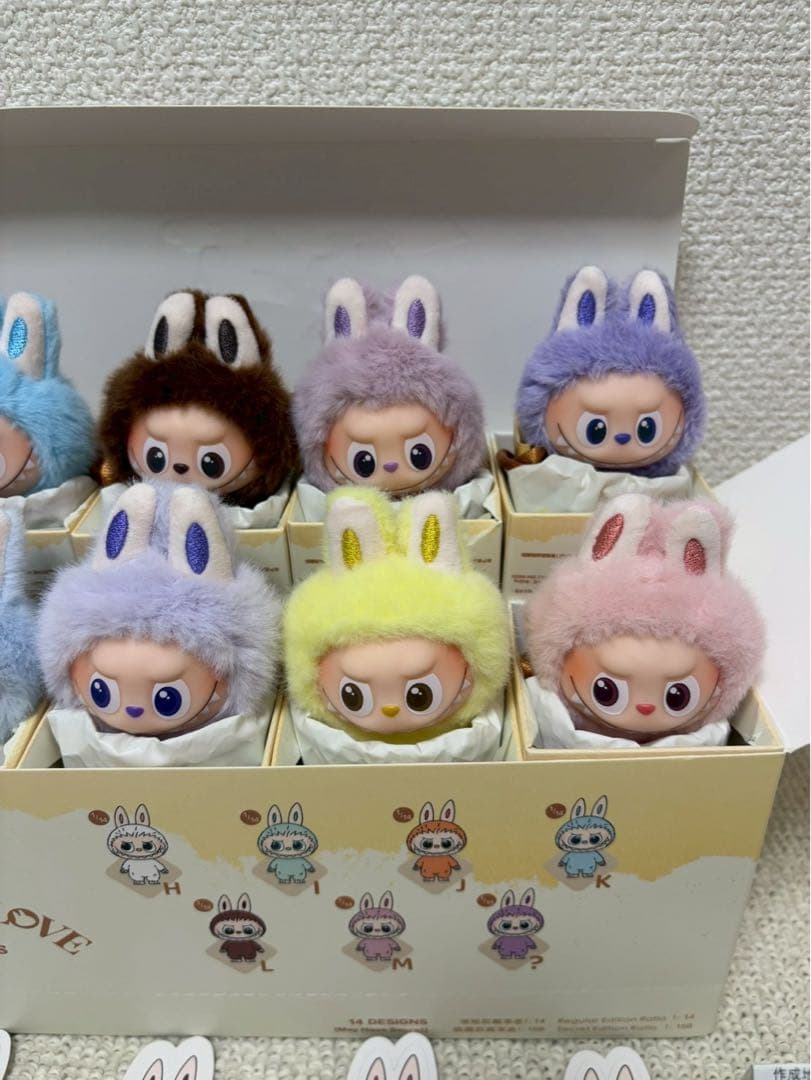 POPMART ラブブ イニシャル アソート ボックス ( A - M )