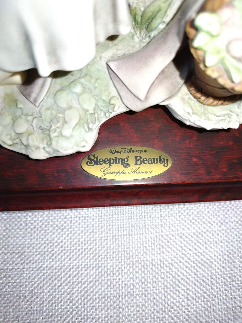 フローレンス ジュゼッペ・アルマーニ ディズニー 眠れる森の美女 フィギュア