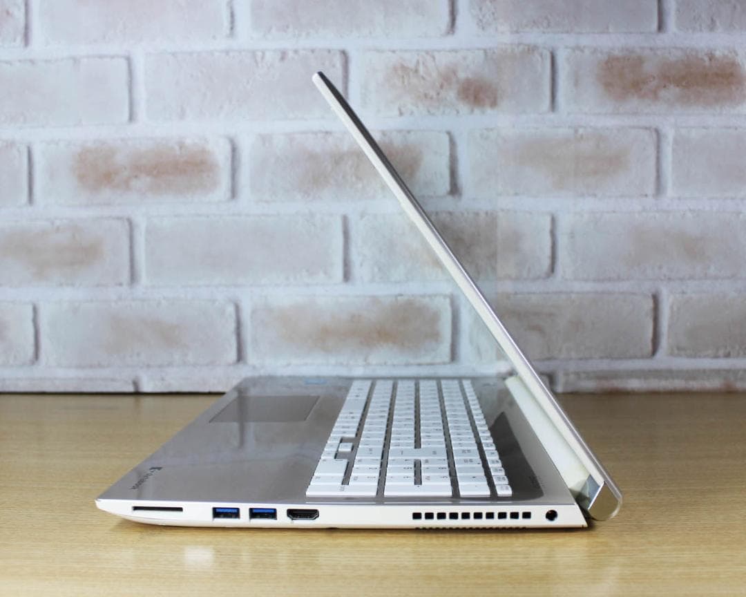 ✨Core i7✨SSD メモリ16GB フルHD オフィス付き ノートパソコン