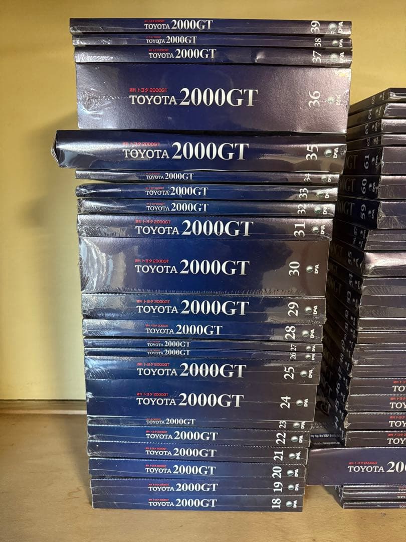 【O-1942】ディアゴスティーニ トヨタ 2000GT 18〜65巻未組立