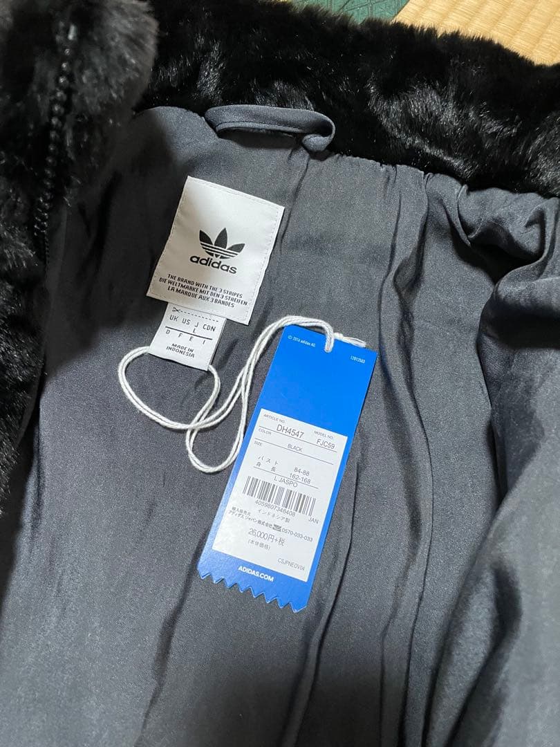 adidas 黒 ファー ジャケット 新品タグ付き　FJC59