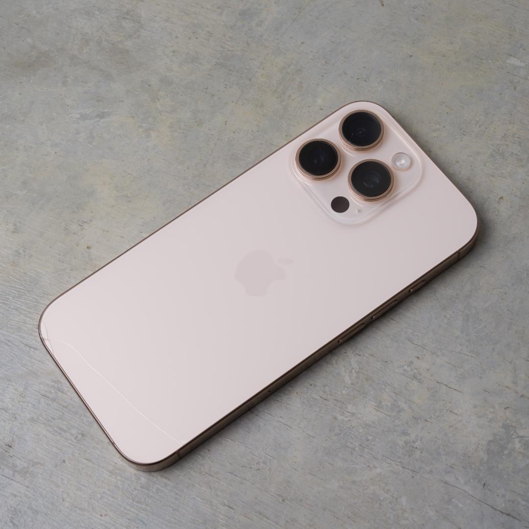 iPhone 16 Pro 256GB デザートチタニウム