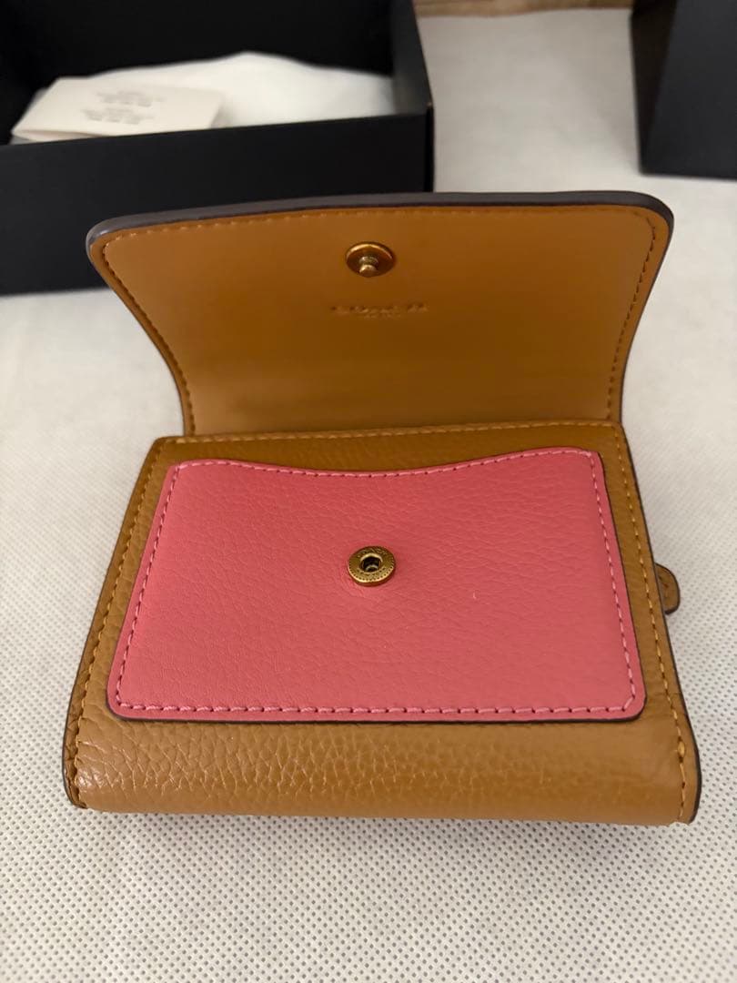 【COACH】ミラ スモール フラップ ウォレット・カラーブロック