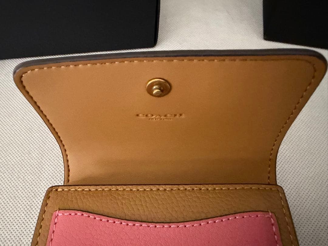 【COACH】ミラ スモール フラップ ウォレット・カラーブロック