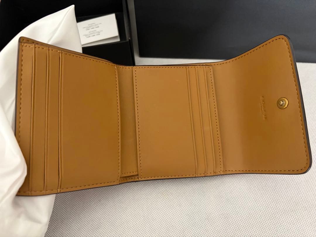 【COACH】ミラ スモール フラップ ウォレット・カラーブロック